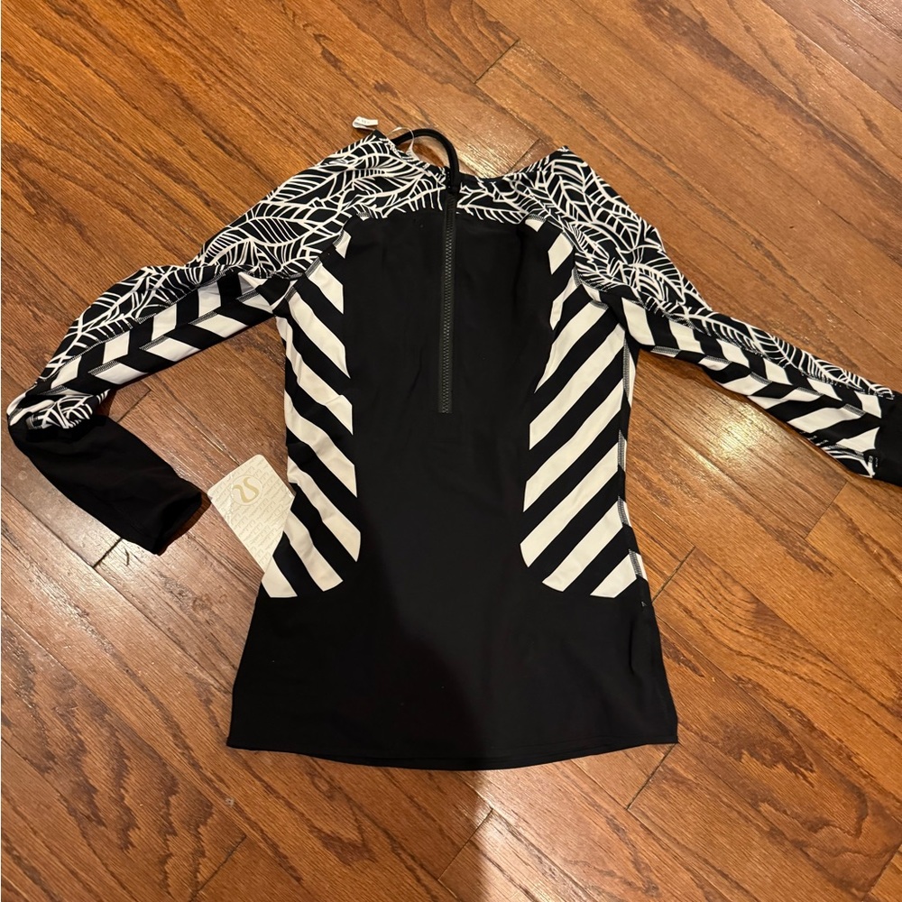 NWT lululemon Rash Guard Size 8